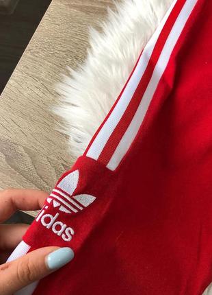 Шикарні червоні лосінки adidas з нових колекцій5 фото