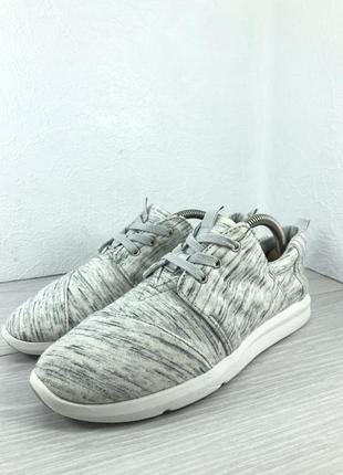 Кросівки