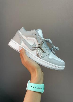 Nike air jordan 1 retro low light grey жіночі кросівки найк аїр джордан