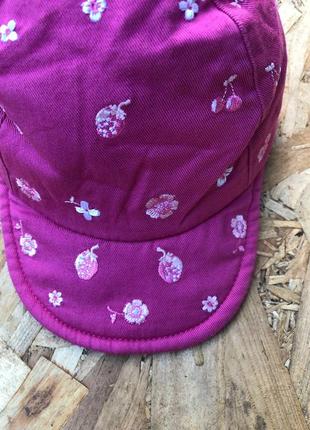 Яскрава кепка 2