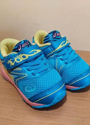 Детские  фирменные  красовки  asics