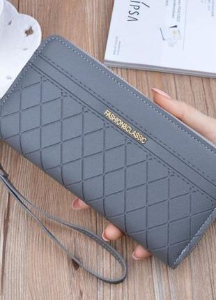 Женский кошелек-портмоне эко-кожа серого цвета с ремешком на запястье