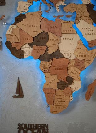 Карта мира многослойная деревянная с подсветкой на акриле3 фото