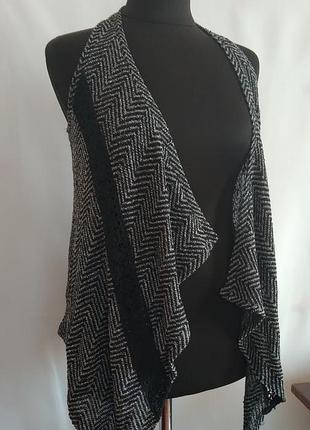 Жилет- накидка