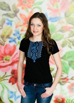 Трикотажна жіноча вишиванка вишита футболка4 фото