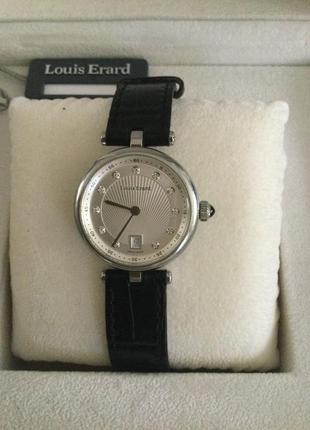 Швейцарський годинник з діамантами.