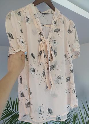 Стильна блуза в кульбабки від dorothy perkins.