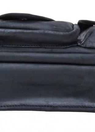 Кожаная поясная сумка на три отделения tarwa ra-1560-4lx черная с металлическим фастексом6 фото