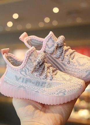 Топовые кроссовки в стиле yeezy boost 20221 фото