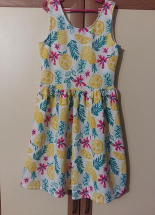 Милое нарядное платье из фактурной ткани nutmeg на 10-11 лет3 фото