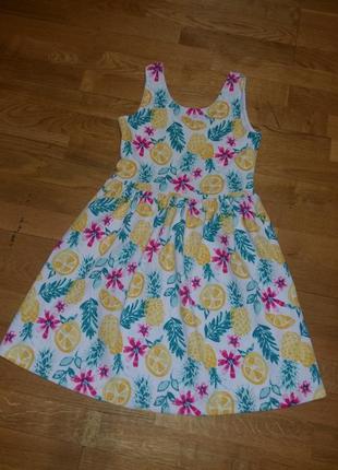 Милое нарядное платье из фактурной ткани nutmeg на 10-11 лет2 фото