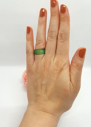 💍🍀 стильне кільце р. 17 та 17,5 цільний натуральний камінь зелений агат7 фото