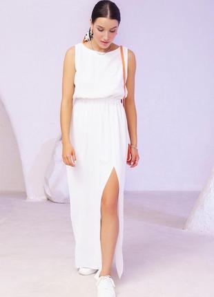 Белое хлопковое длинное платье с разрезом1 фото