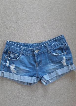 Стильные шортики.