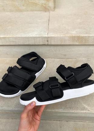 Сандали мужские, женские adidas adilette sandals black / white черно-белые, адидас, босоножки7 фото