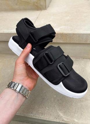 Сандали мужские, женские adidas adilette sandals black / white черно-белые, адидас, босоножки1 фото