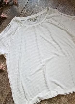 Біла футболка/блуза з вирізами на плечах/від f&f/в рубчик/вільна-sm3 фото