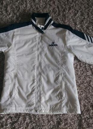 Продам курточку ветровку adidas