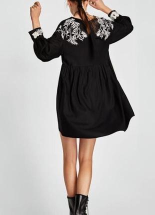 Приваблива сукня zara  чорного кольору з вишивкою2 фото