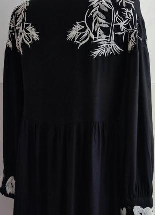 Приваблива сукня zara  чорного кольору з вишивкою5 фото