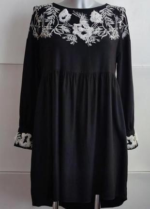 Приваблива сукня zara  чорного кольору з вишивкою6 фото