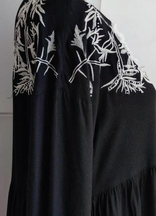 Приваблива сукня zara  чорного кольору з вишивкою8 фото