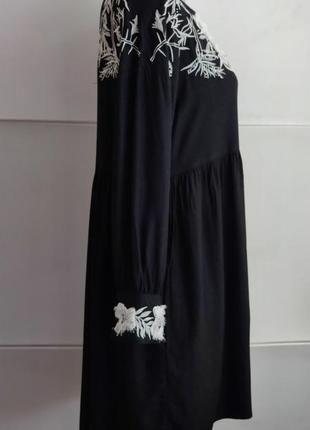 Приваблива сукня zara  чорного кольору з вишивкою10 фото