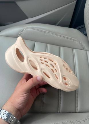 Тапочки yeezy foam runner beige