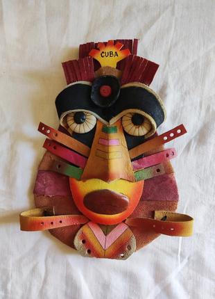 Декоративная маска на стену
