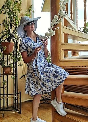 Платье, платье.