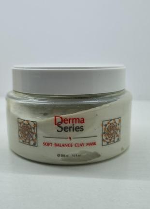 Живильна маска з освітлювальною дією derma series soft balance clay mask1 фото