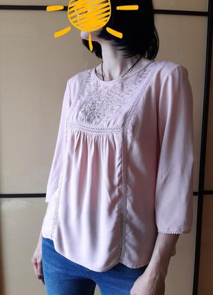 Нежная блуза с вышивкой и пуговичками на спинке tu6 фото