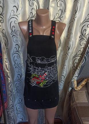 Молодіжний трикотажний сарафан з вишивкою та паєтками