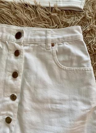 Джинсовая белая мини юбка на пуговицах s xs топик продаётся2 фото
