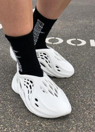 Adidas yeezy foam runner white  мужские тапочки белые6 фото