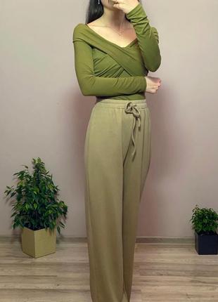 Трендовий пуловер кольору хакі від bershka ✨💚2 фото
