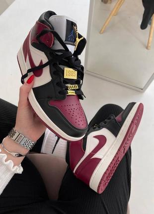 Кросівки жіночі air jordan 1 mid dark red gold7 фото