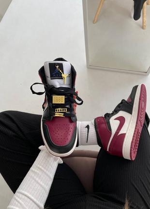 Кросівки жіночі air jordan 1 mid dark red gold2 фото