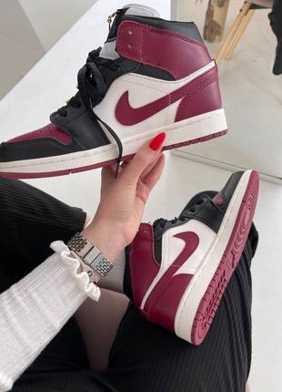 Кросівки жіночі air jordan 1 mid dark red gold5 фото