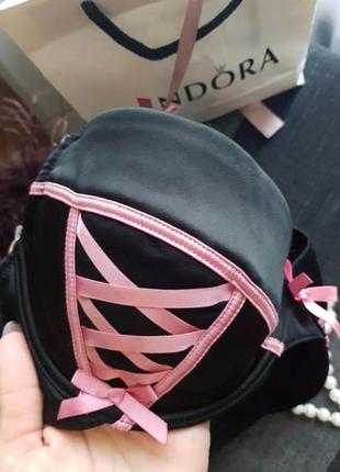 Красивый брендовый гладкий цвет черный бюстгальтер лифчик с розовыми лентами, бантиками ча...