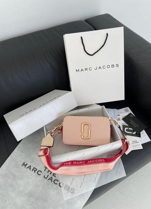 Marc jacobs the snapshot powder red новинка рожева пудрова сумочка марк джейкобс тренд женская розовая сумка пудра с ремешком бренд7 фото