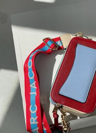 Marc jacobs the snapshot red sky новинка яскрава трендова сумочка марк джейкобс червона блакитна бренд яркая красная голубая мини сумка3 фото