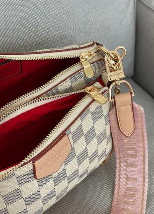 Трендова кремова шикарна сумочка в стилі louis vuitton pochete multi pink ivory бренд жіноча картата кремова сумка в клітку з ремінцем3 фото