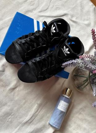 Летние открытые кроссовки adidas  рр 35