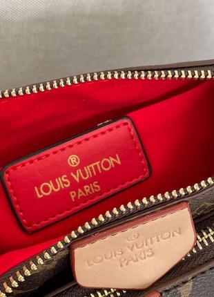 Трендова шикарна коричнева сумочка в стилі louis vuitton pochete multi pink belt бренд коричнева стильна сумка з ремінцем5 фото