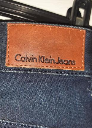 Стильные синие джинсы calvin klein. размер-w28/l306 фото