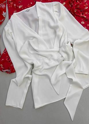 Шифонова біла блуза на запах2 фото