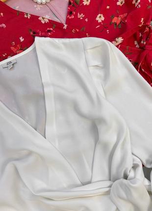 Шифонова біла блуза на запах3 фото