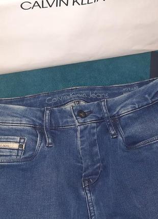 Стильные синие джинсы calvin klein. размер-w29/l32.4 фото
