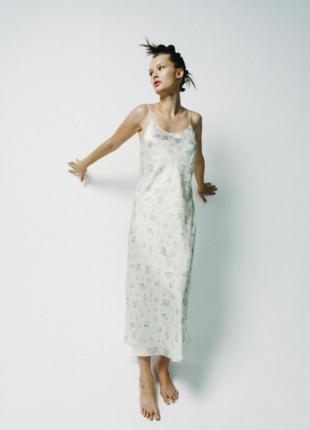 Сукня в білизняному стилі з принтом zara